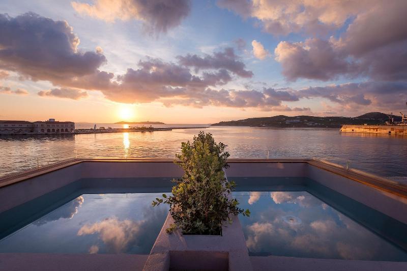 Shapes Luxury Suites Hermópolis Exterior foto